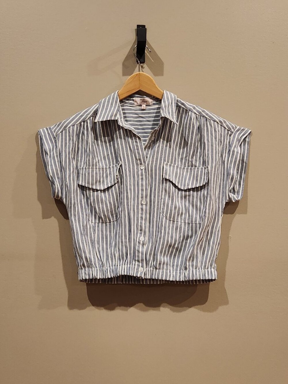 Dizzy Lizzy Women's Medium Blue White Striped Cropped Utility Shirt